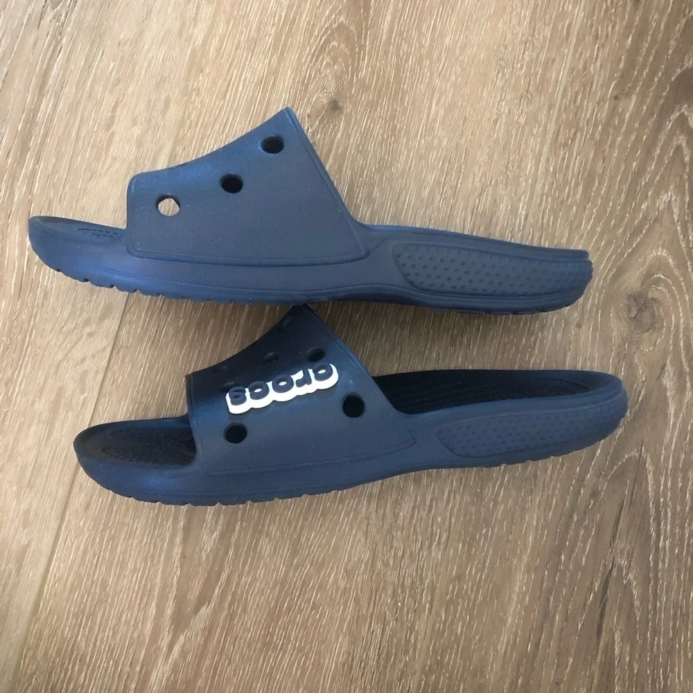 CROCS Classic II Slide Sandals Navy Blue men’s 3/women’s 5 with crocs charm